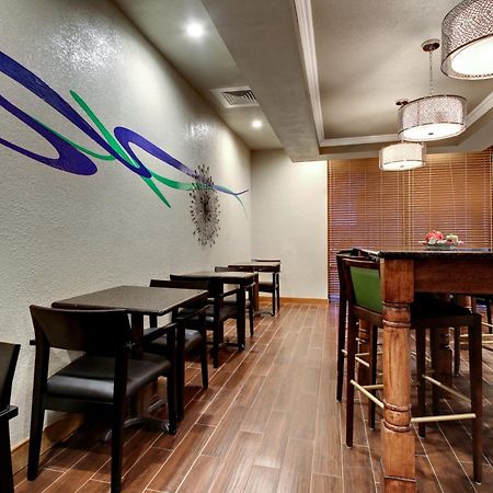 Holiday Inn Express Marshfield - Springfield Area By Ihg Buitenkant foto