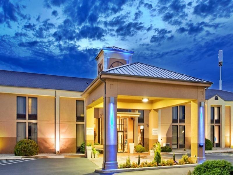 Holiday Inn Express Marshfield - Springfield Area By Ihg Buitenkant foto