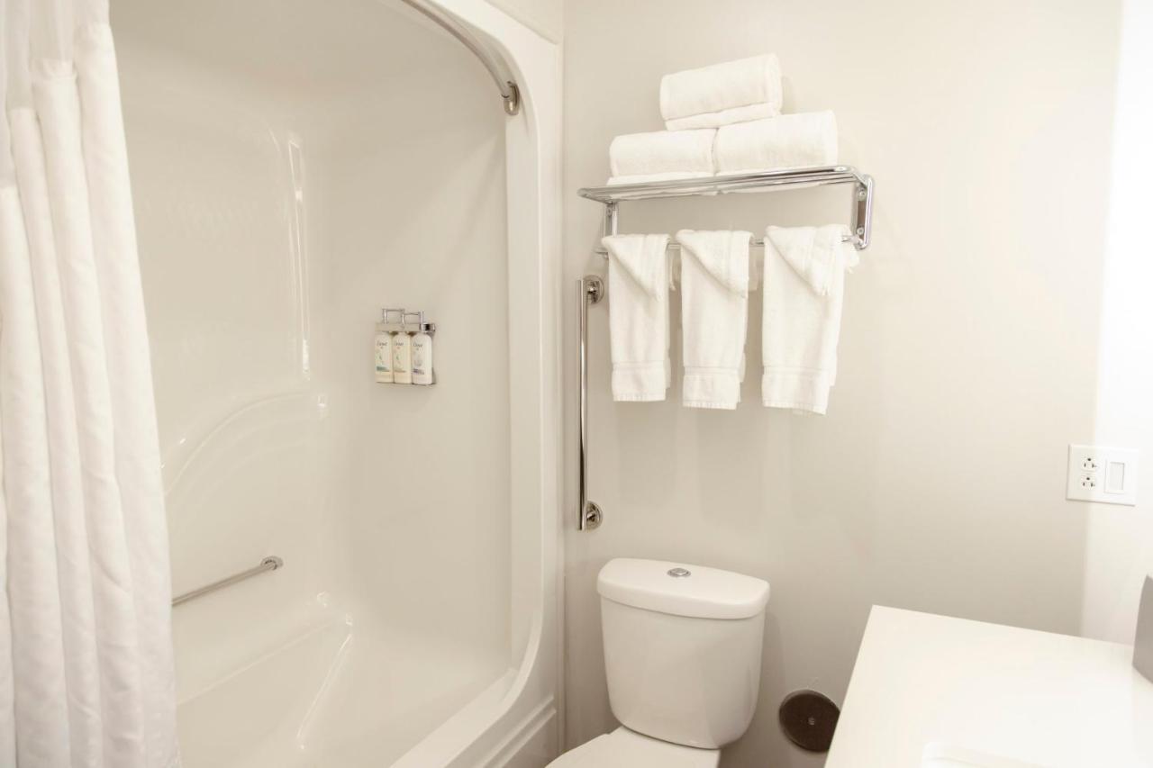 Holiday Inn Express Marshfield - Springfield Area By Ihg Buitenkant foto
