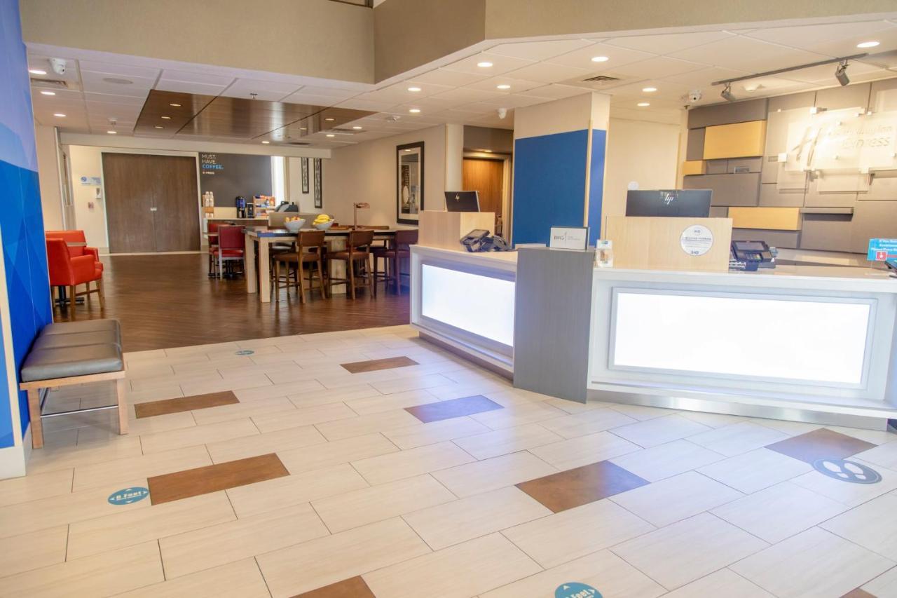 Holiday Inn Express Marshfield - Springfield Area By Ihg Buitenkant foto