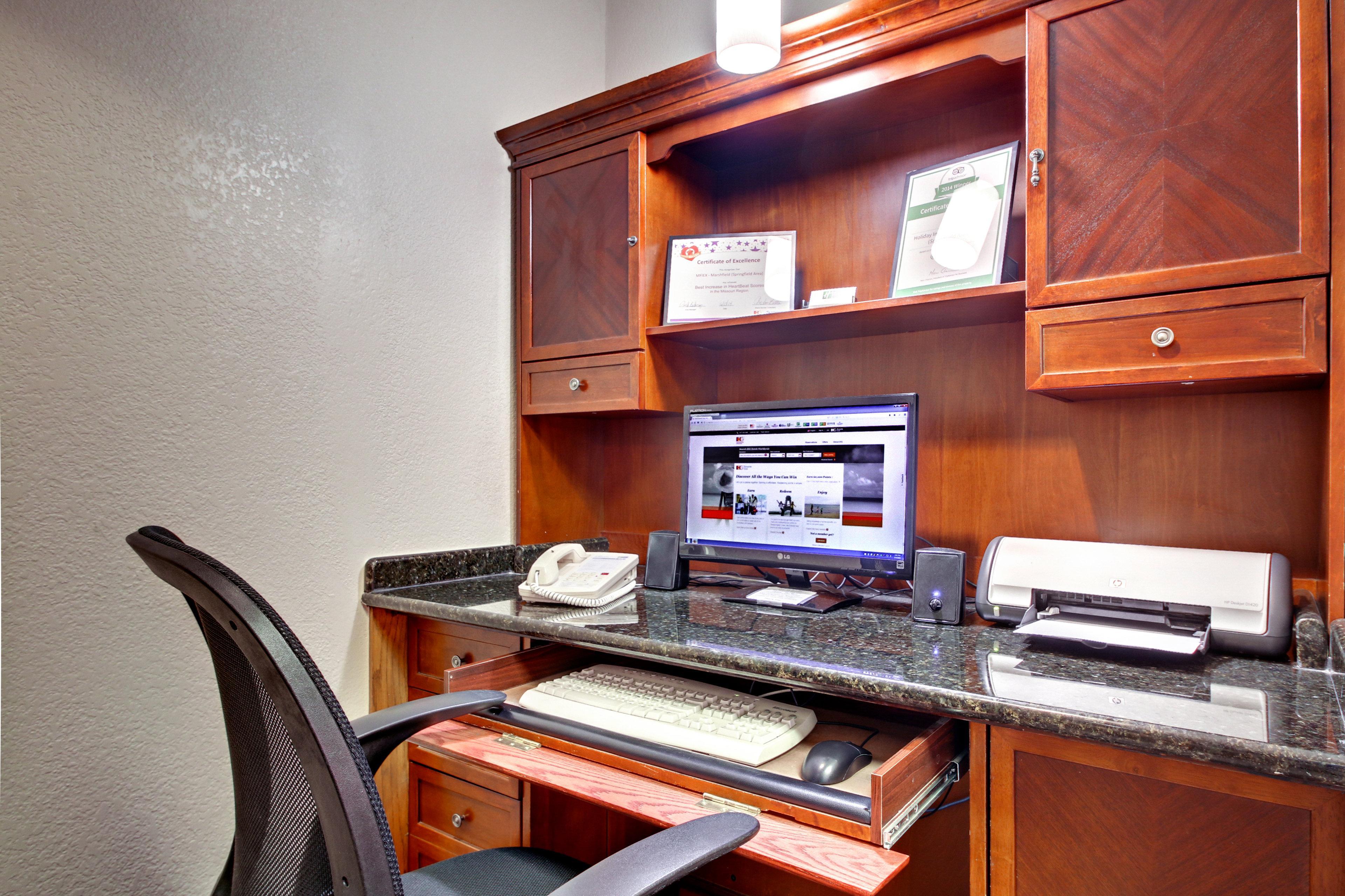 Holiday Inn Express Marshfield - Springfield Area By Ihg Buitenkant foto