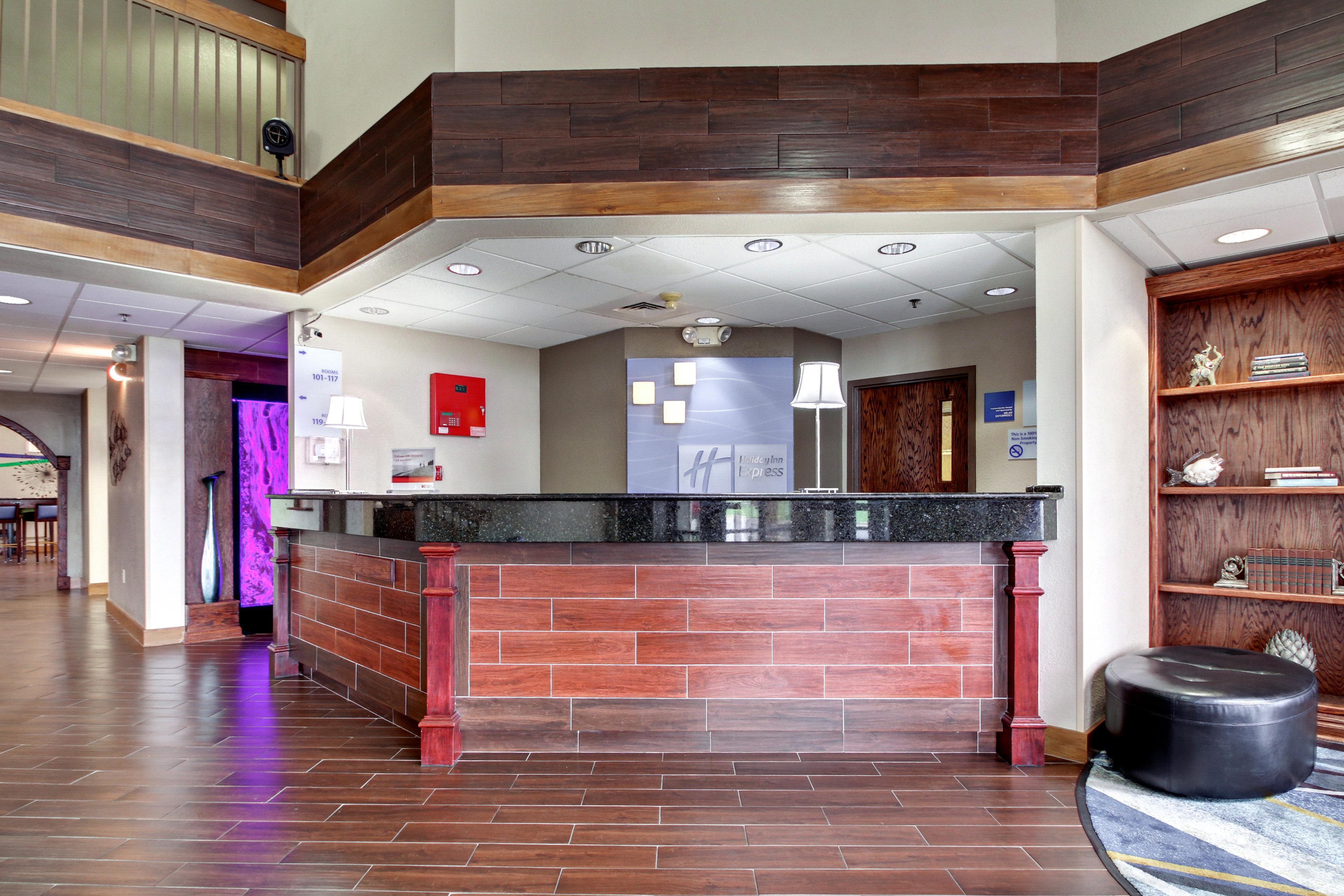 Holiday Inn Express Marshfield - Springfield Area By Ihg Buitenkant foto
