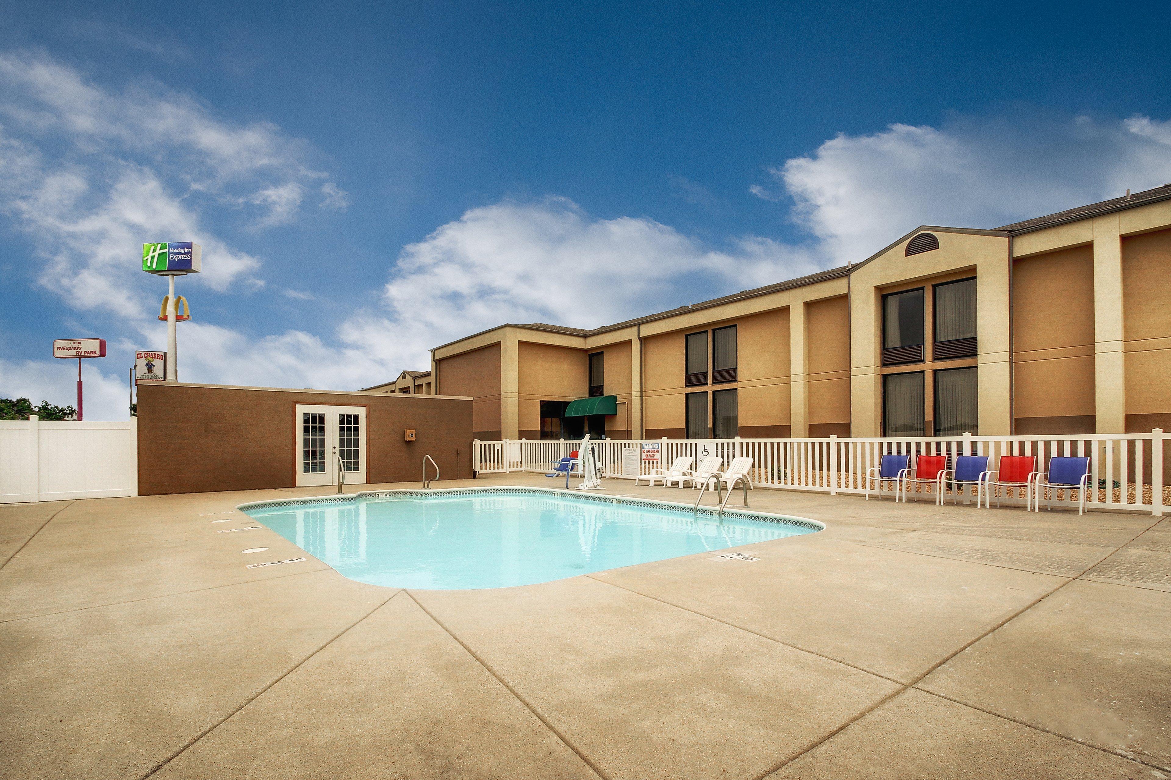 Holiday Inn Express Marshfield - Springfield Area By Ihg Buitenkant foto