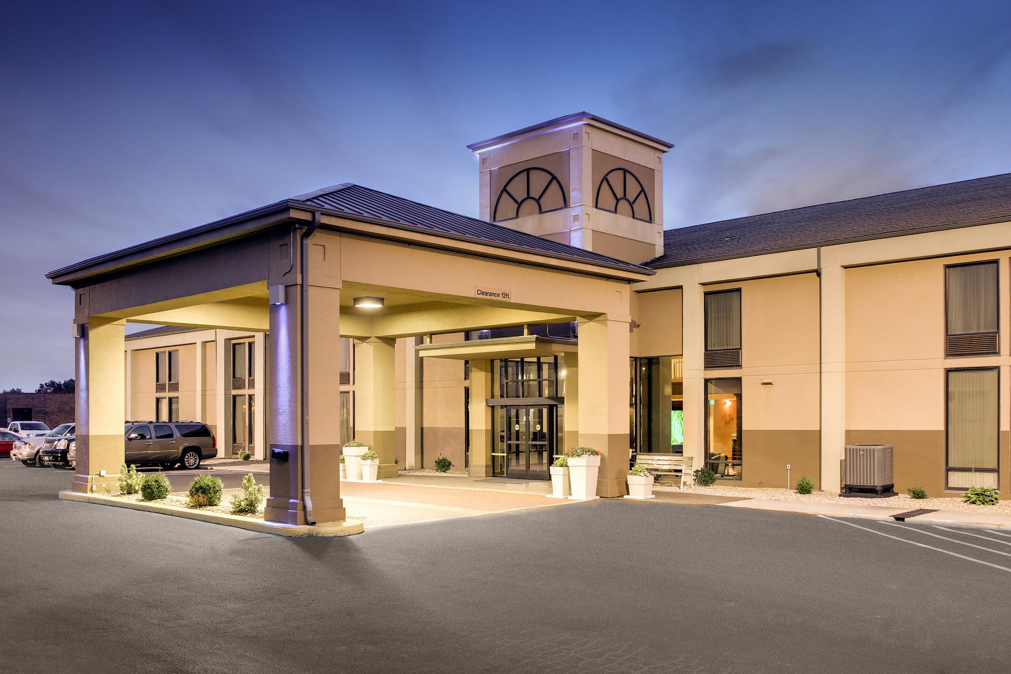 Holiday Inn Express Marshfield - Springfield Area By Ihg Buitenkant foto