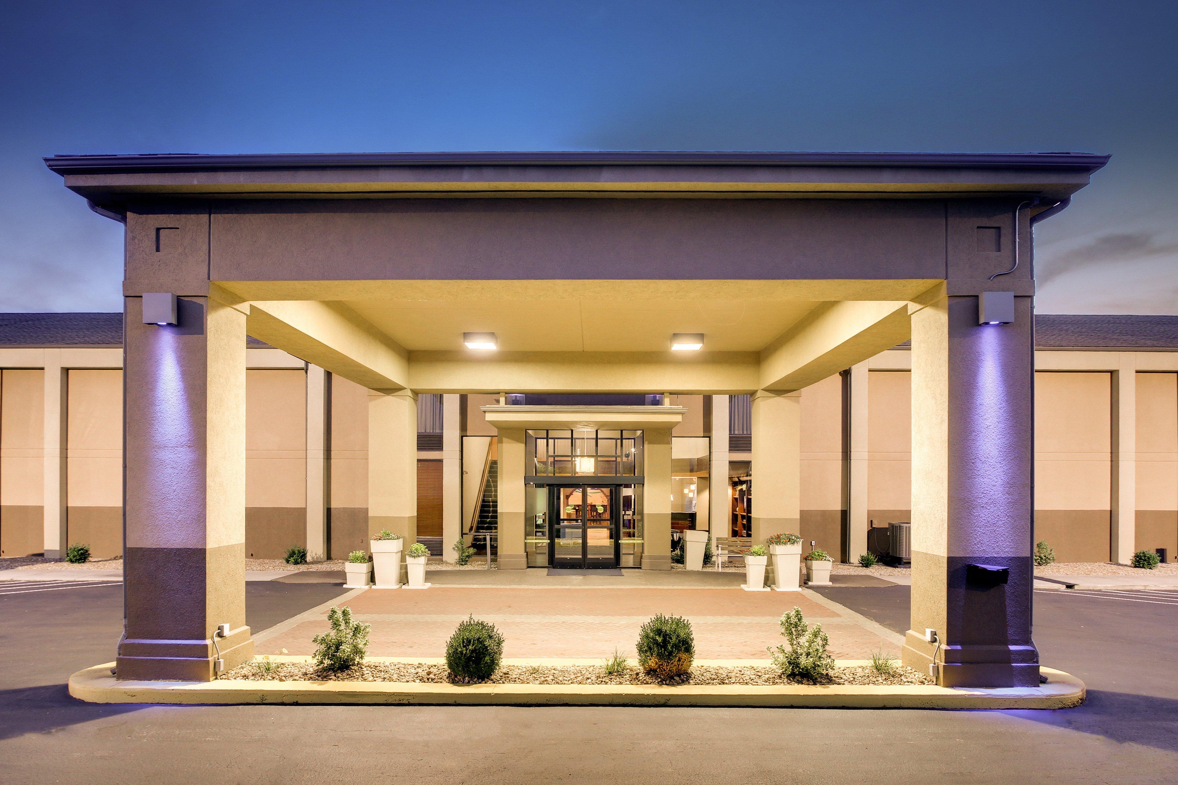 Holiday Inn Express Marshfield - Springfield Area By Ihg Buitenkant foto