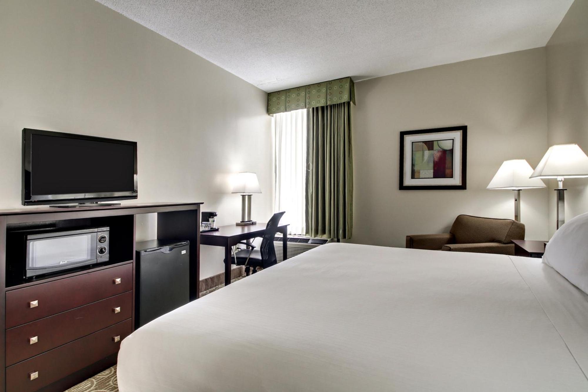 Holiday Inn Express Marshfield - Springfield Area By Ihg Buitenkant foto