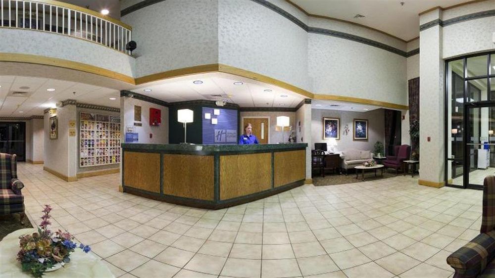 Holiday Inn Express Marshfield - Springfield Area By Ihg Buitenkant foto